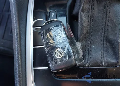 2013 Volkswagen Passat 2.0L Tdi Se z USA, uszkodzony, nr VIN 1VWBN7A39DC059089